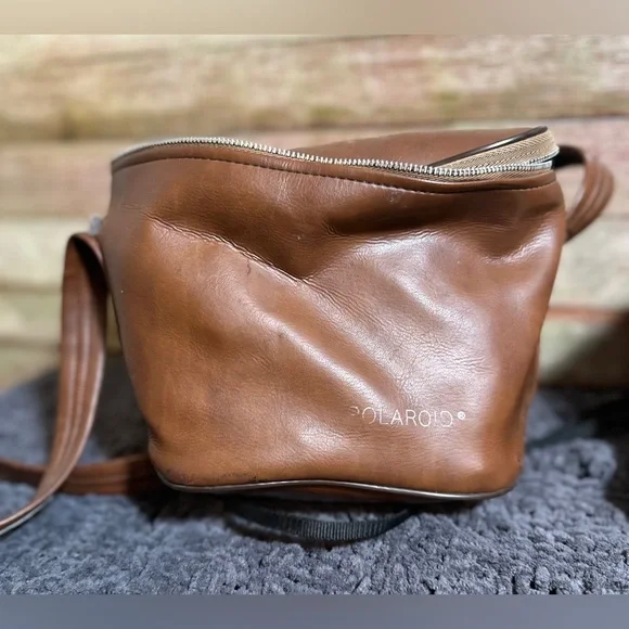 Vintage 70s Polaroid OneStep Camera with Magic Flash & Original Leather Case - Picture 3 of 3